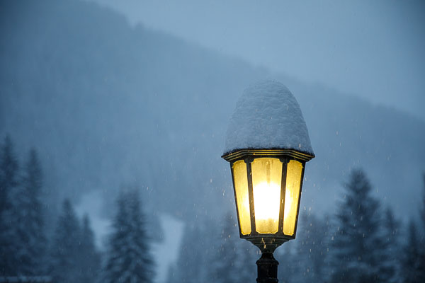 Lampe dans le froid des montagnes