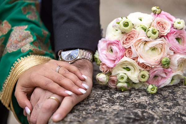 Les alliances et le bouquet de la mariée à Grandson