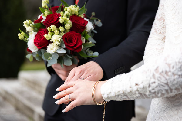 Bijoux, bouquet et alliances à Sion