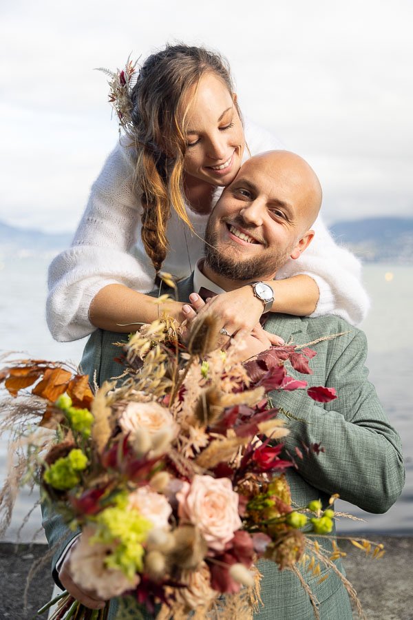 Bouquet & sourirs devant le lac Léman